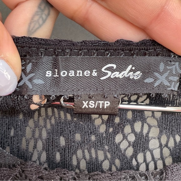 Sloane & Sadie XS black and white velvet textured ruffle hem flare top - Picture 5 of 12